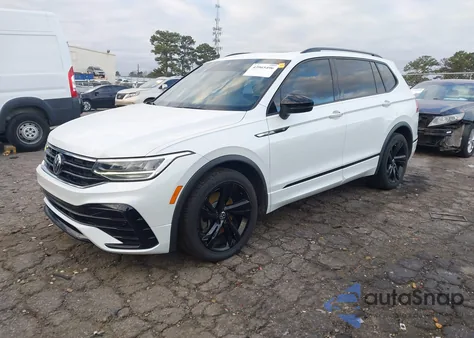 2023 Volkswagen Tiguan 2.0T Se R-Line Black z USA, uszkodzony, nr VIN 3VVCB7AX7PM031430